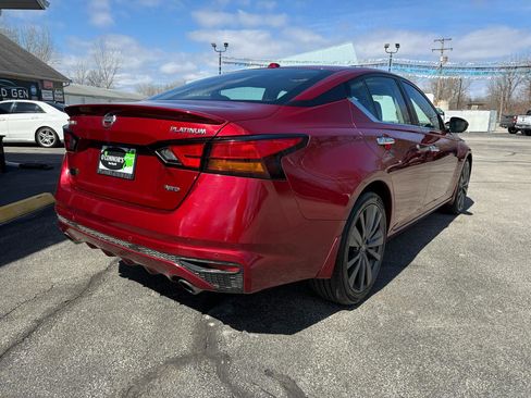 Used 2019 Nissan Altima 2.0 Edition One image 3