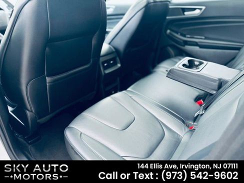 Used 2017 Ford Edge Titanium image 10