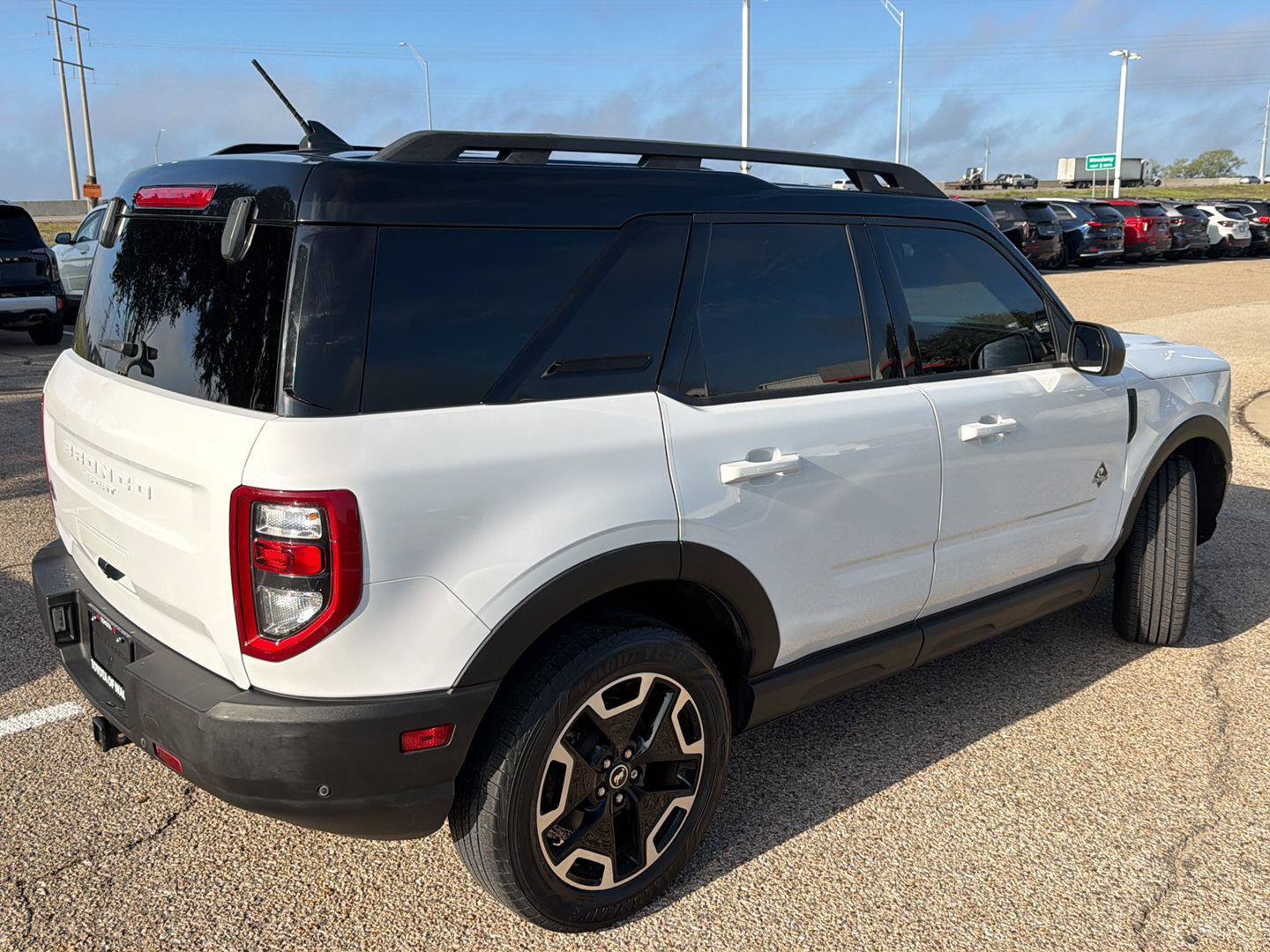 Used 2022 Ford Bronco Sport Outer Banks w/ Tech Package AWD/4WD image 3