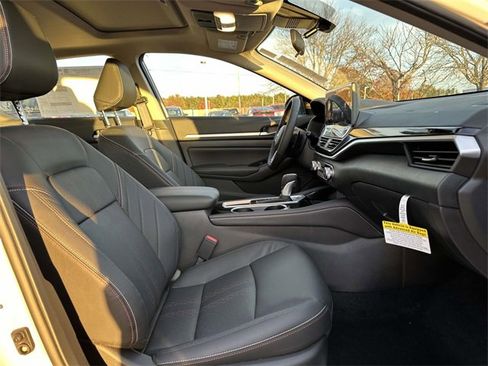 New 2025 Nissan Altima 2.5 SR w/ SR Premium Package image 10