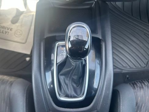 Used 2017 Nissan Rogue SV w/ SV Family Package FWD image 41