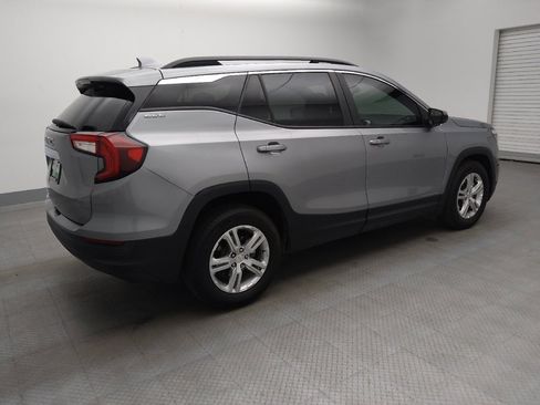 Used 2024 GMC Terrain SLE w/ Driver Convenience Package FWD image 10