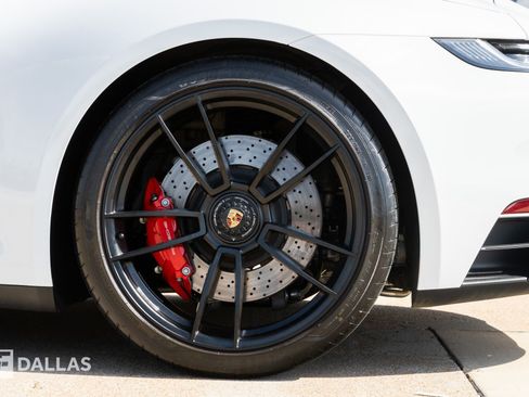 Used 2022 Porsche 911 Targa 4 GTS image 10