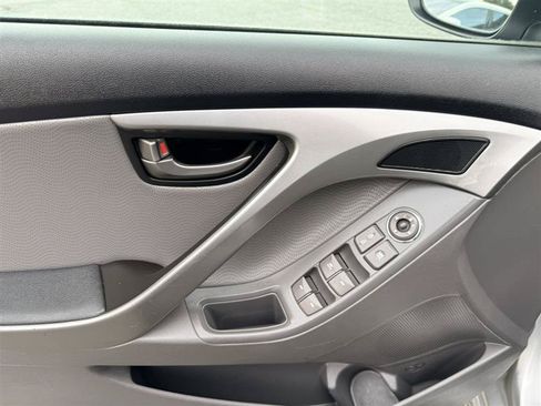 Used 2013 Hyundai Elantra Limited FWD image 25