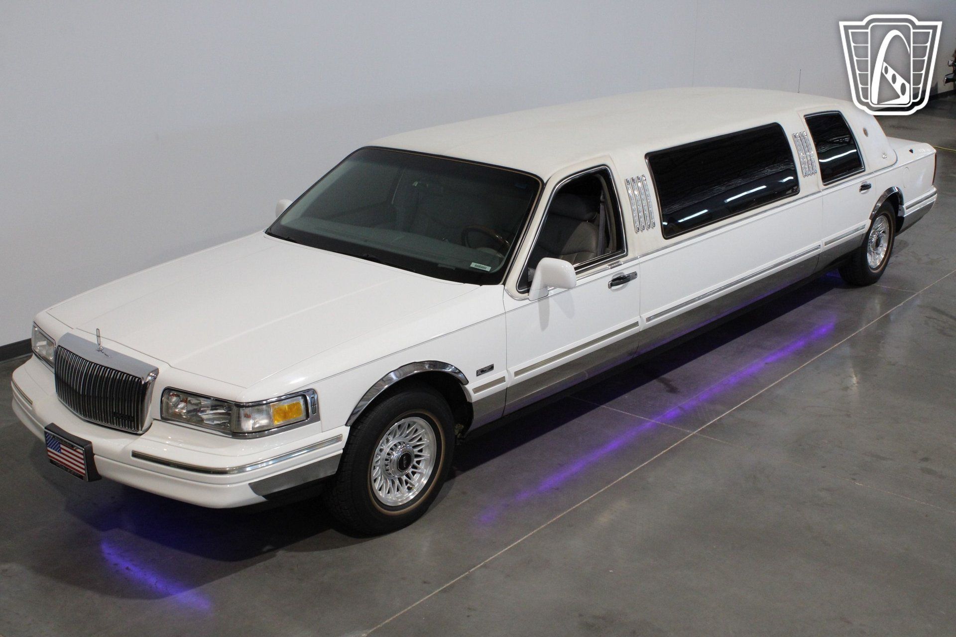 Used 1996 Lincoln Town Car Executive RWD image 24