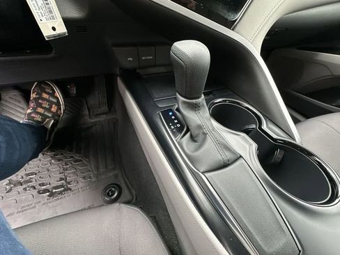 Used 2020 Toyota Camry LE image 24