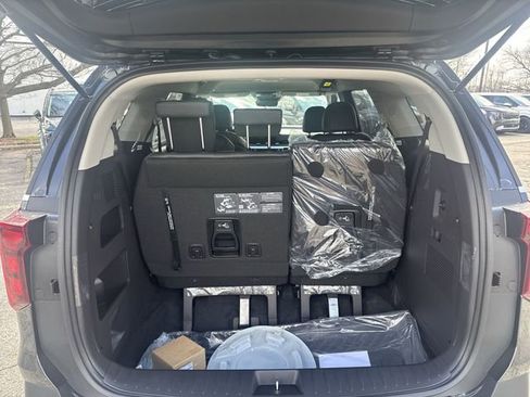 New 2026 Kia Carnival FWD image 33