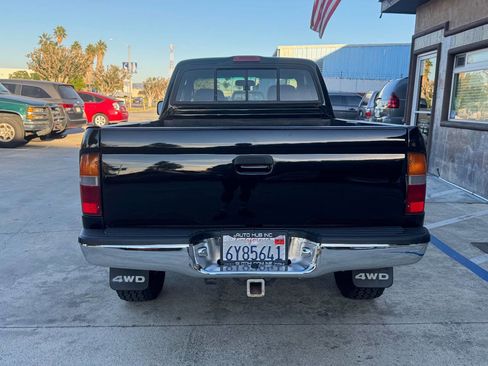 Used 2000 Toyota Tacoma 4x4 Xtracab V6 image 8