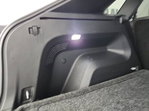 Certified 2025 Volkswagen Atlas Cross Sport SE image 35