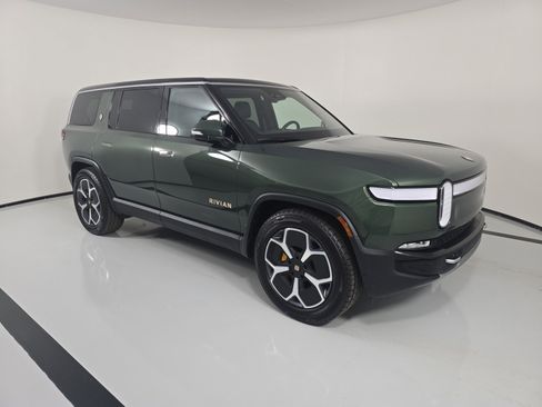 Used 2024 Rivian R1S Adventure AWD/4WD image 7