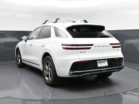 Used 2026 Genesis GV70 2.5T AWD/4WD image 5