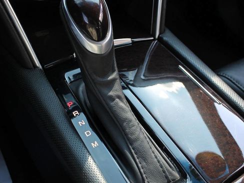 Used 2017 Cadillac XTS Luxury image 34