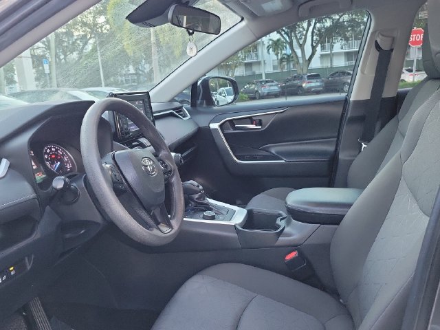 Used 2022 Toyota RAV4 XLE AWD/4WD image 11