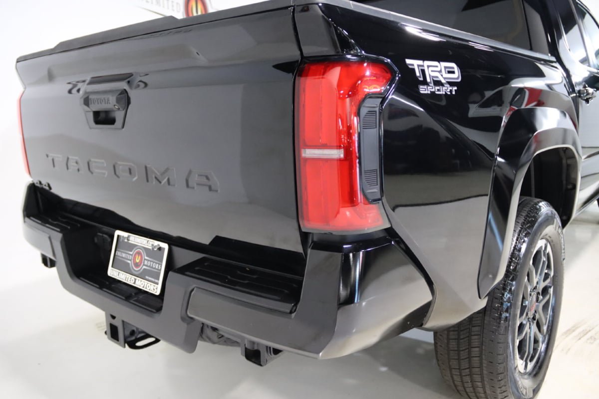 Used 2024 Toyota Tacoma TRD Sport AWD/4WD image 8