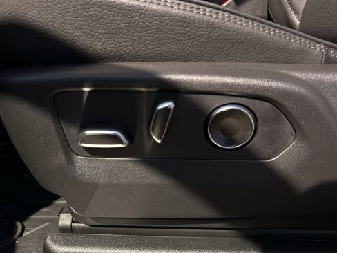 New 2026 GMC Yukon Denali w/ Denali Reserve Package AWD/4WD image 14