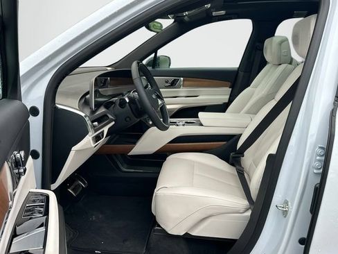 New 2026 Cadillac Vistiq Luxury AWD/4WD image 10