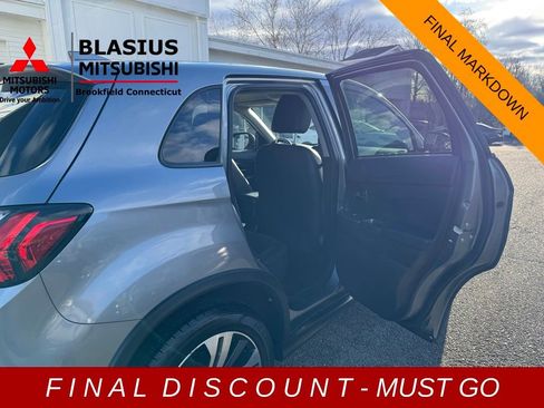 Used 2023 Mitsubishi Outlander Sport ES image 12