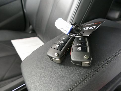 Certified 2025 Audi Q3 2.0T Premium Plus w/ Premium Plus Package image 13