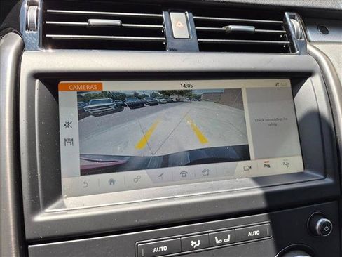 Used 2020 Land Rover Discovery Landmark AWD/4WD image 15
