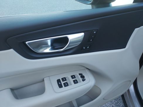 Used 2024 Volvo XC60 B5 Core w/ Climate Package image 14