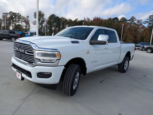 Used 2024 RAM 2500 Laramie w/ Safety Group image 3