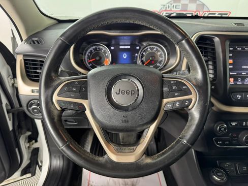 Used 2015 Jeep Cherokee Limited w/ Luxury Group AWD/4WD image 13