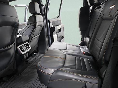 Used 2024 Ford F350 Platinum w/ FX4 Off-Road Package image 27