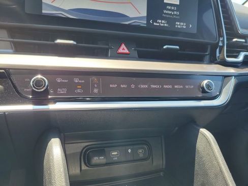 Certified 2024 Kia Sportage EX FWD image 23