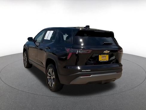 Used 2025 Chevrolet Equinox LT FWD image 11