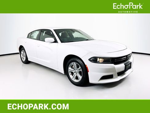 Used 2022 Dodge Charger SXT image 1