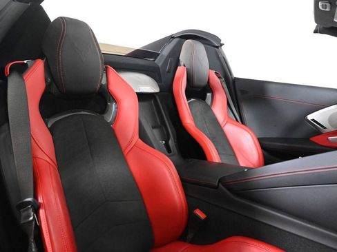 Used 2021 Chevrolet Corvette Stingray Preferred Conv w/ Z51 Performance Package RWD image 17