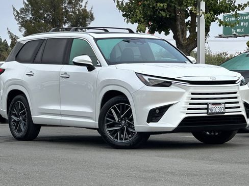 Used 2024 Lexus TX 350 AWD image 2