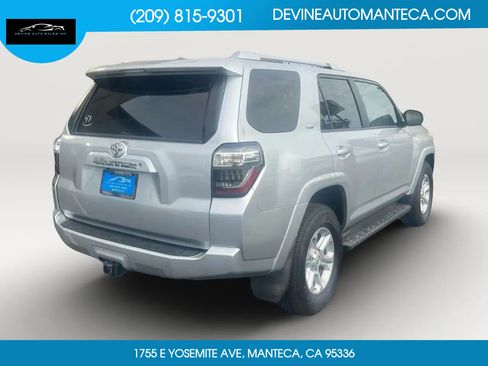 Used 2017 Toyota 4Runner SR5 Premium image 7