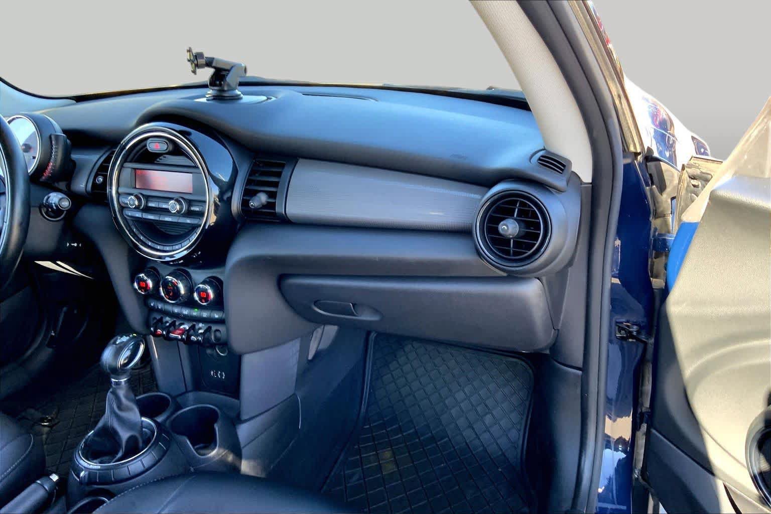 Used 2016 MINI Cooper 2-Door Hardtop FWD image 17