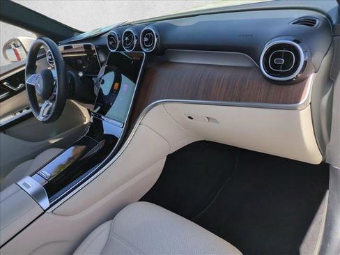 Used 2025 Mercedes-Benz GLC 300 image 22