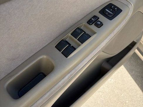 Used 2002 Toyota Camry LE image 6