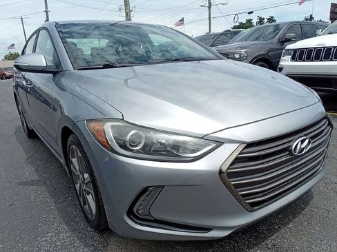 Used 2017 Hyundai Elantra Limited FWD image 3