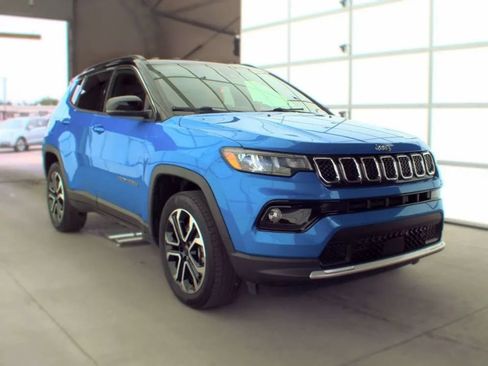 Used 2023 Jeep Compass Limited AWD/4WD image 1