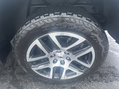 Used 2023 Chevrolet Colorado Z71 w/ Z71 Convenience Package 2 image 8