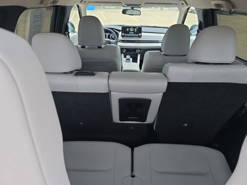 Used 2024 Mitsubishi Outlander SEL AWD/4WD image 14