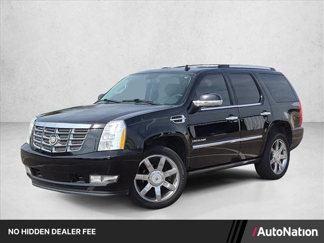 Used 2014 Cadillac Escalade Luxury RWD image 1