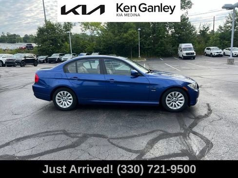 Used 2009 BMW 328i xDrive Sedan AWD/4WD image 4