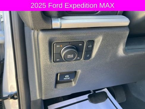 Used 2025 Ford Expedition Max Active image 32