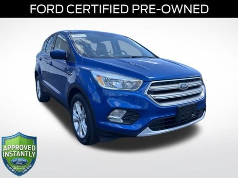 Certified 2017 Ford Escape SE FWD image 1