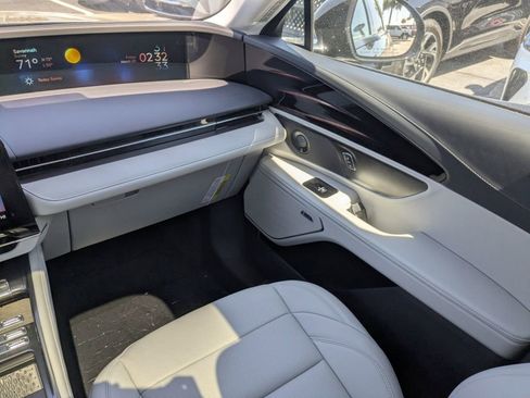 New 2026 Lincoln Nautilus Premier w/ Equipment Group 102A AWD/4WD image 19