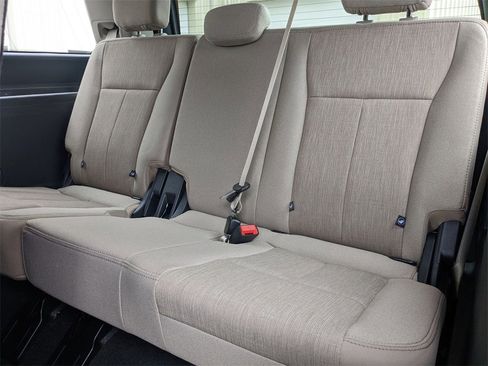 Used 2024 Ford Expedition XLT image 25