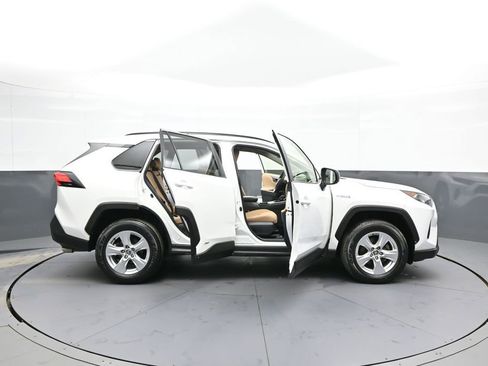 Certified 2020 Toyota RAV4 LE w/ All Weather Liner Package image 40