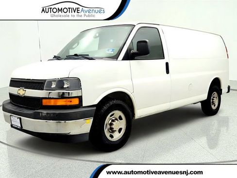 Used 2018 Chevrolet Express 2500 w/ Driver Convenience Package RWD image 1