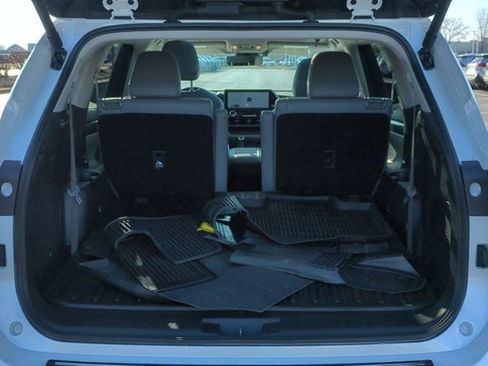 Certified 2025 Toyota Highlander Platinum image 19