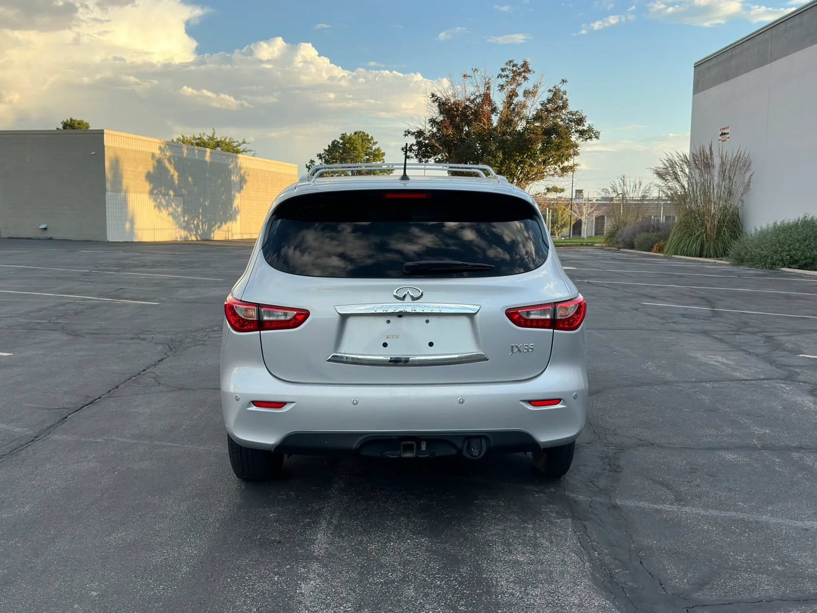 Used 2013 INFINITI JX35 AWD w/ Premium Pkg image 4